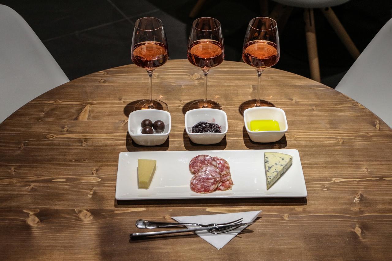 Wine Hotel تشيسيناو المظهر الخارجي الصورة